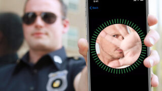 اپل با بستن اصلی هک آیفون پلیس آمریکا عصبانی