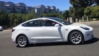 تست رانندگی اتومبیل Tesla Model 3