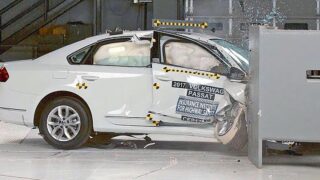آزمایش تصادف خودرو فولکس واگون Passat 2017