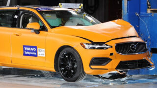 آزمایش تصادف خودرو Volvo V60 2019