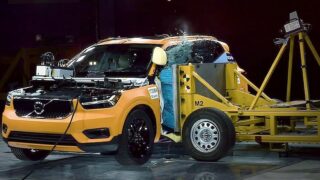 خودرو ولوو XC40 2018 همراه آزمایش تصادف