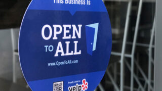 برنامه Yelp بیزنس فروشگاه Open to All