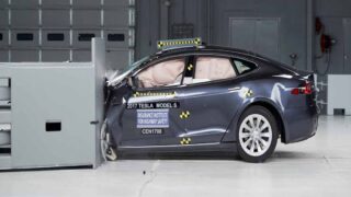 آزمون تصادف IIHS ماشین Tesla Model S 2017