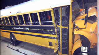 تست تصادف اتوبوس مدرسه