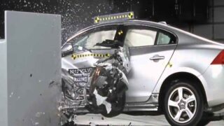 تست تصادف خودرو IIHS ماشین 2012 Volvo S60