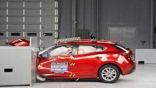 تست تصادف اتومبیل 2014 Mazda 3 hatchback