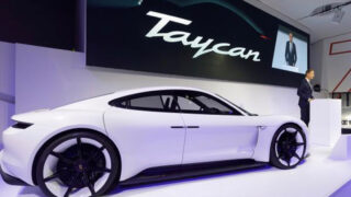 کلیپی خودرو Porsche Taycan