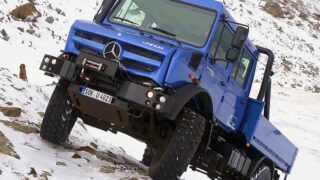 تست آفرود کامیون MERCEDES UNIMOG 2019 برف سنگ