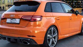 کلیپی اتومبیل 2018 Audi RS3 نارنجی رنگ