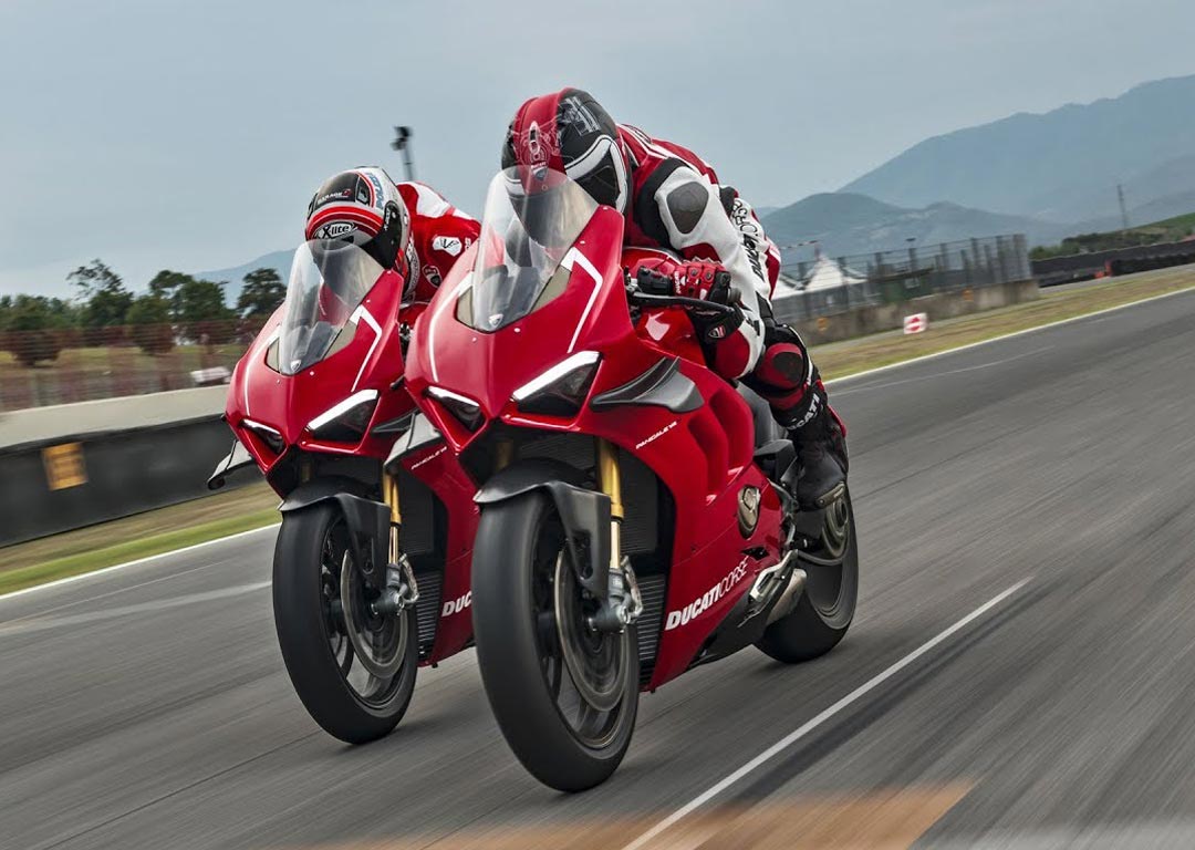 کلیپی مسابقه ای موتور اسپورت Ducati Panigale V4 R