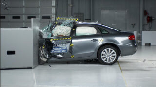 تست تصادف IIHS خودرو 2012 Audi A4