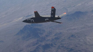 پرواز پهپاد UAS افسانه ای هواپیما سرنشین Kratos XQ-58A