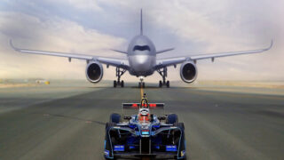 مسابقه ماشین مسابقه ای فرمول E و هواپیما بوئینگ 787 خطوط هوایی قطر