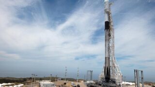 SpaceX سه ماهواره فضایی با راکت فالکون 9 فضا فرستد