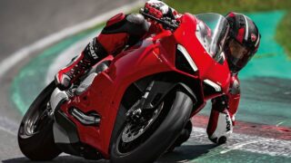 موتور سیکلت پانیگال V2 دوکاتی ذات قرمز سریع