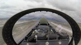سواری با جت جنگنده F-16 پرواز ابرها