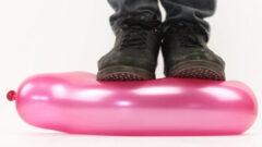 آیا می توانید بر روی یک بادکنک بایستید؟