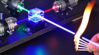 آزمایش با قویترین لیزر نوری جهان لیزرهای SANWU