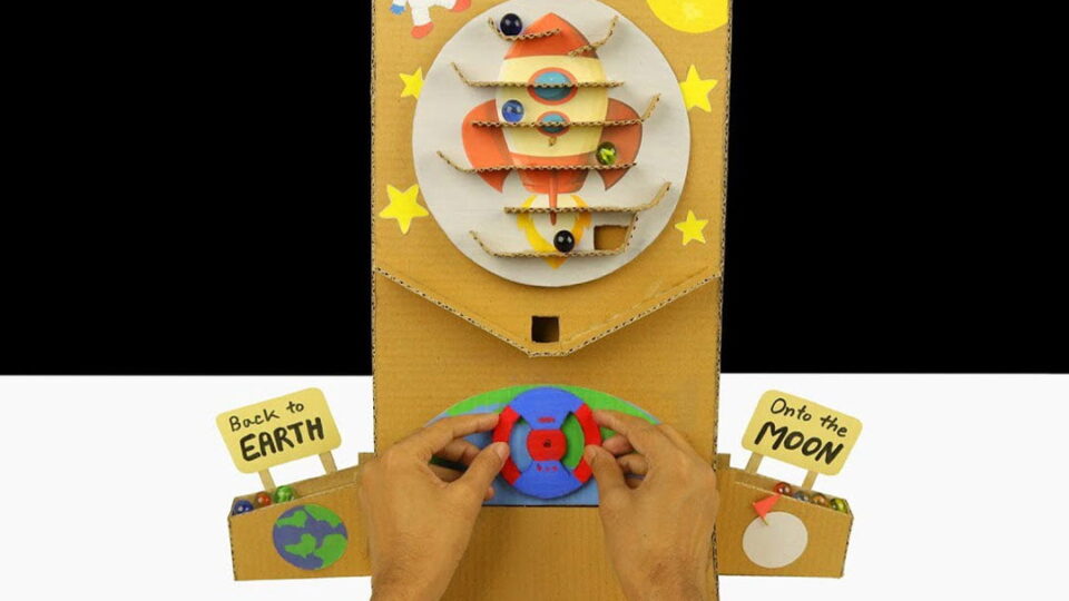 نحوه ساخت یک بازی جالب فضایی با استفاده از مقوا