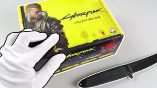 گشایی جعبه مخصوص طرفداران بازی CYBERPUNK 2077 + کنترلر PS4